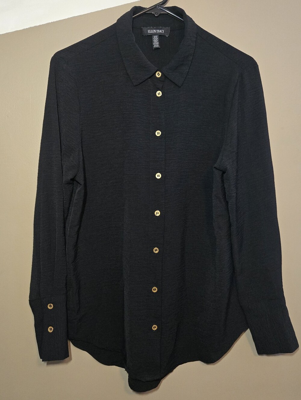 Ellen Tracy Women's Airflow Longsleeve Button Up Shirt Size Medium Black Gold